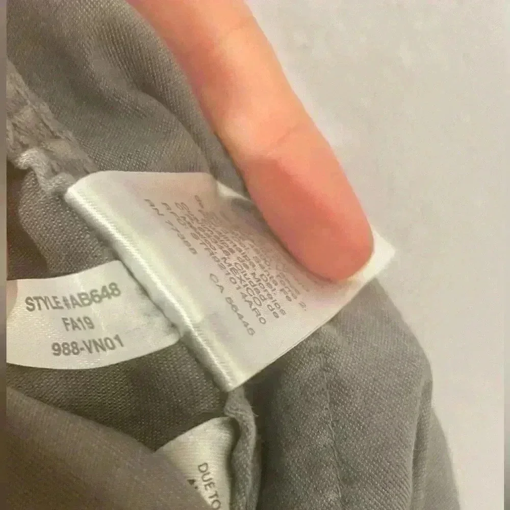 J. Crew •in excellent